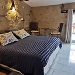לינה וארוחת בוקר D'hotes Le Mimosa