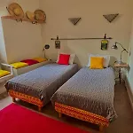 לינה וארוחת בוקר D'hotes Le Mimosa 3*