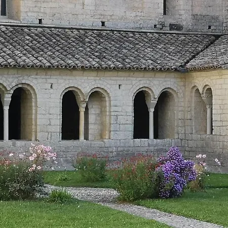 Le Mimosa לינה וארוחת בוקר Saint-Saturnin-de-Lucian