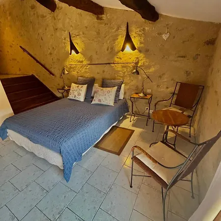 Bed & Breakfast Le Mimosa Saint-Saturnin-de-Lucian