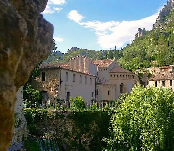 D'hotes Le Mimosa Bed & Breakfast